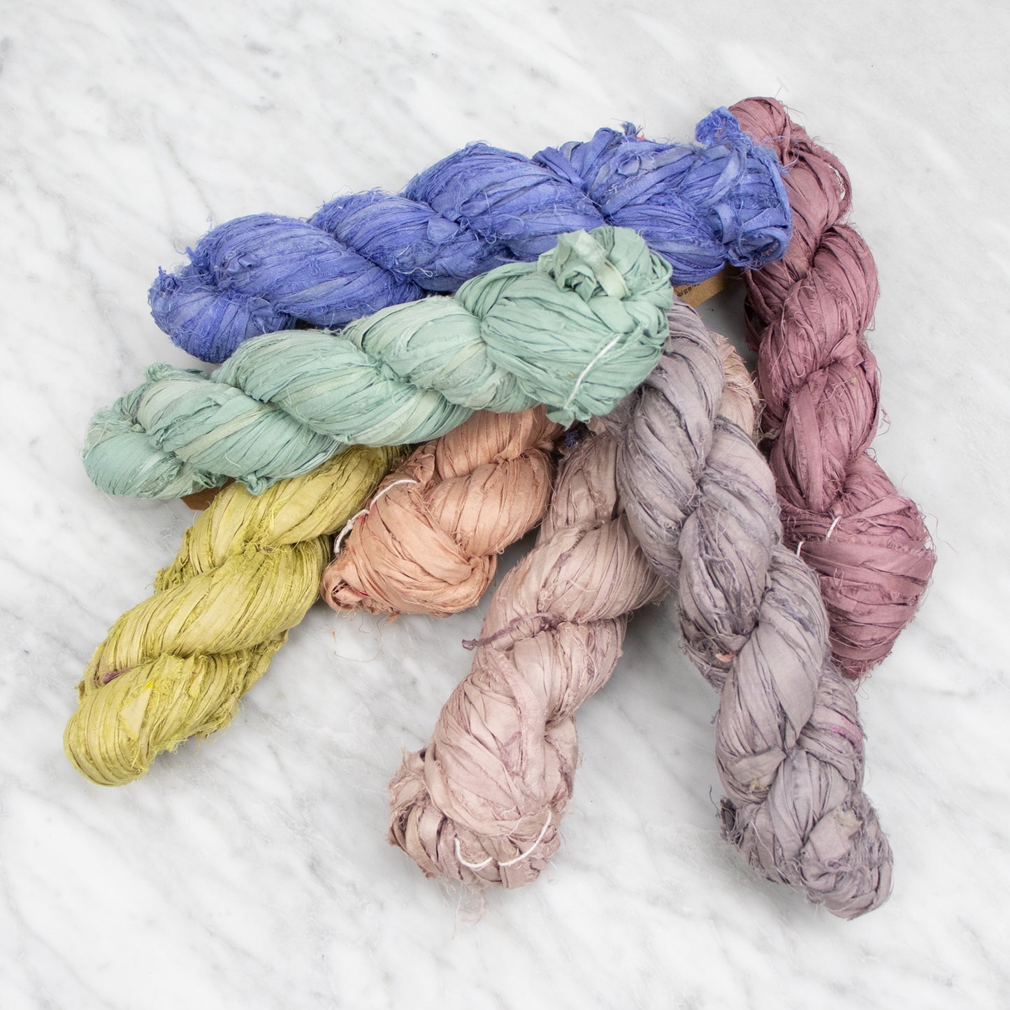 Recyceltes Sari-Seidenband – Puder