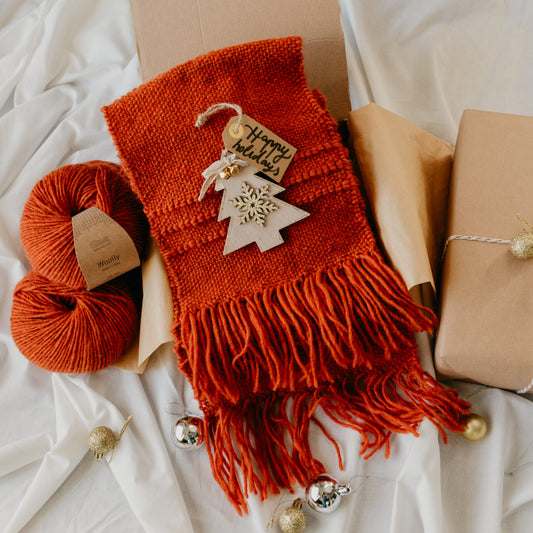 Fluffy & Icicle 2 Scarves Weaving Kit - Supplies and 1x Medium loom with Patterns